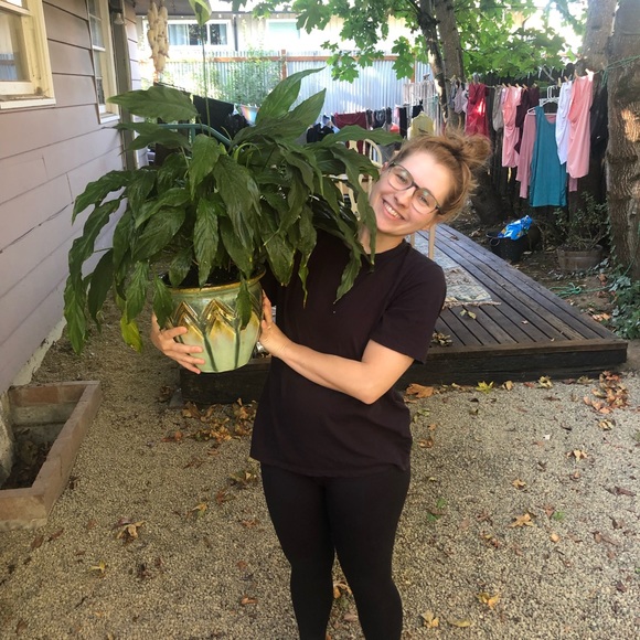 Meet your Posher, Kate 😊 - Picture 3 of 3